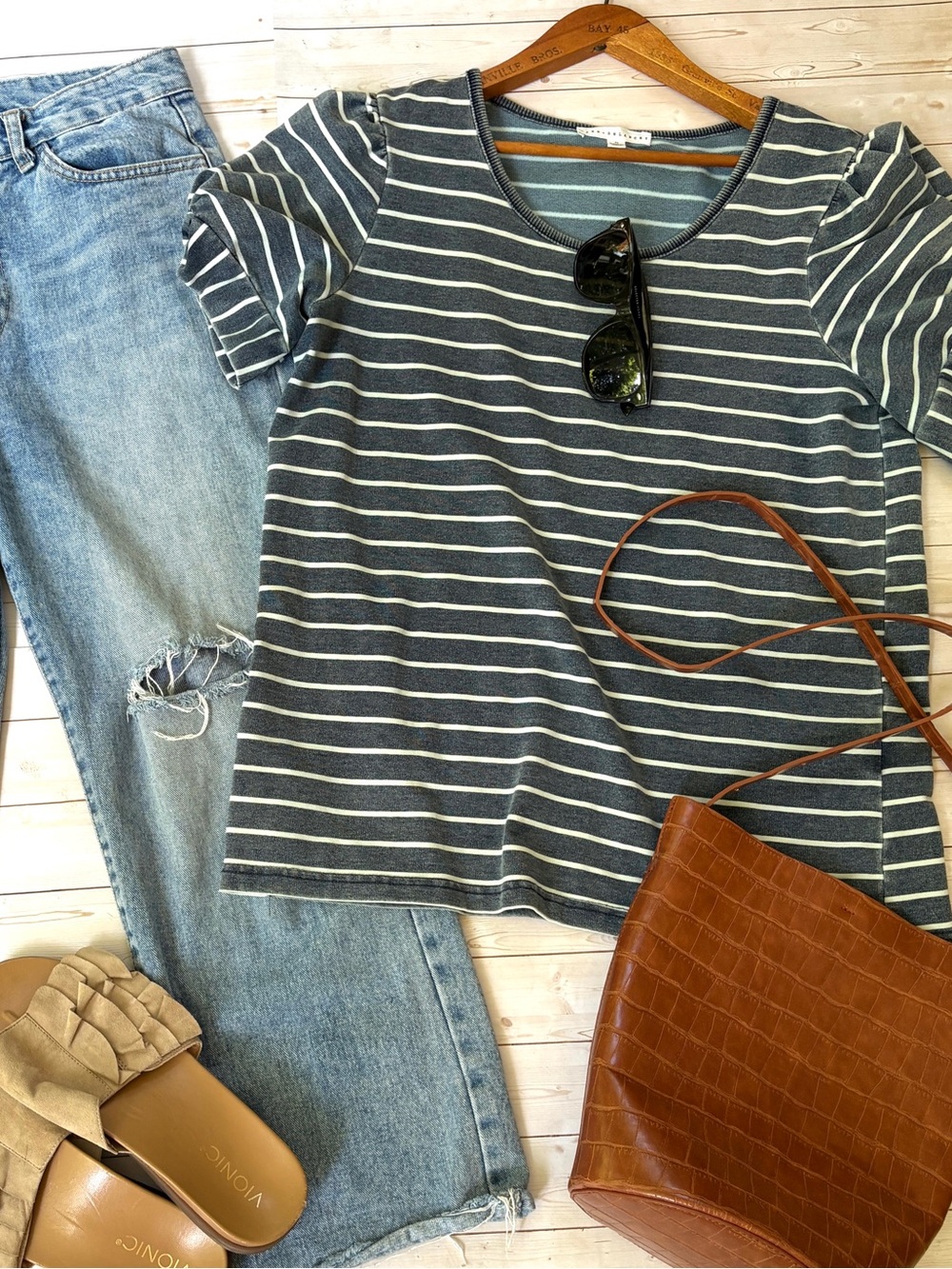 Jane & Delancey puff sleeve tee